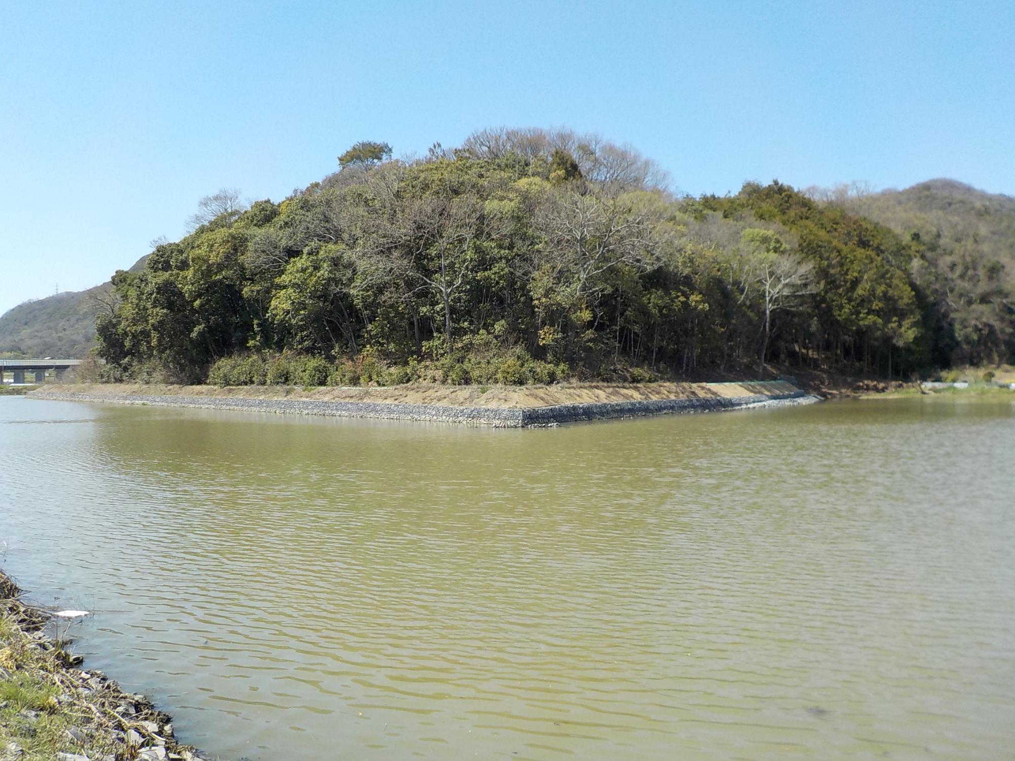 両宮山古墳