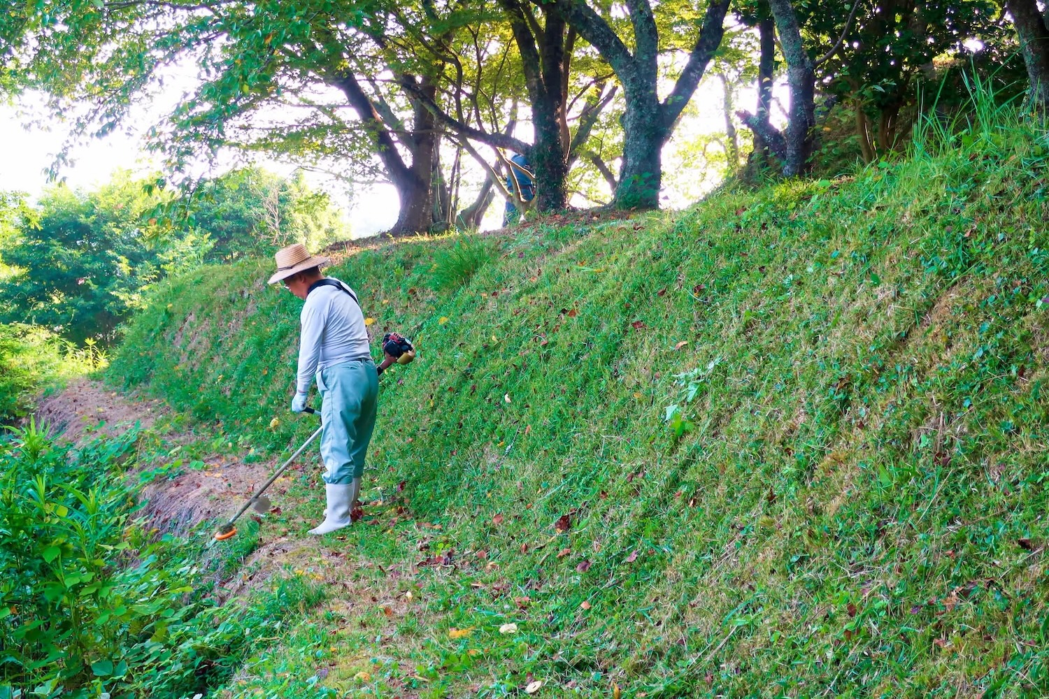 浦間茶臼山古墳草刈り作業
